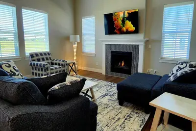Image de Elevated Elegance -> 1st-floor Master -> Super Hosts with Rave Reviews!