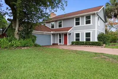 Image de Wellington Equestrian Pool Home