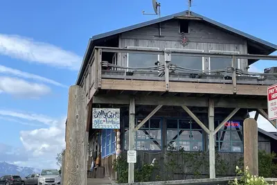Image de Beautiful Homer Spit Vacation Rental Overlooking Harbor