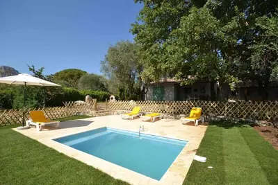 Image de Jolie maison, piscine et vue mer