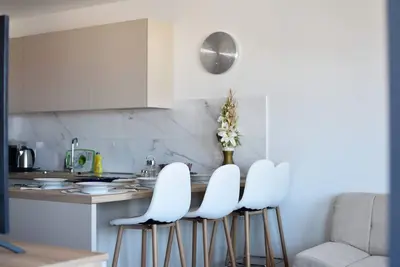 Image de Gemütliche Wohnung mit Blick auf das Meer