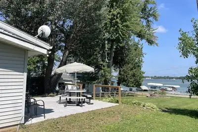 Image de Crystal Lake Cottage with Private Dock