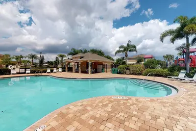 Image de 15 mins to Eau Gallie Beach! Family-sized townhouse w/ pool in gated community.