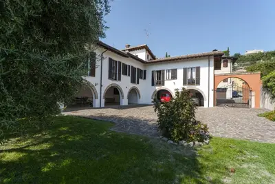 Casa Nora - large apartment in an ancient courtyard
