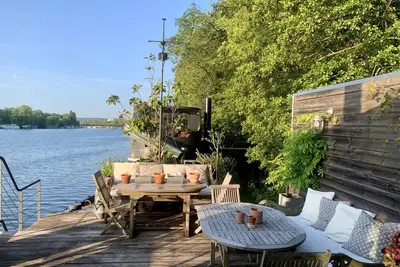 Image de Houseboat for 2024 Summer Olympics in Paris