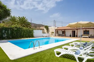 Image de Private house with pool & garden
