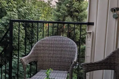Image de 1 Bedroom near the Olympic Stadium (Free Parking)