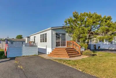 Image de Comfortable cottage in gated community, 5 mins to Oc and Assateague