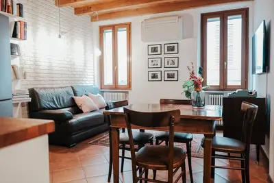 Image de Bright one-bedroom apartment in the historic center.