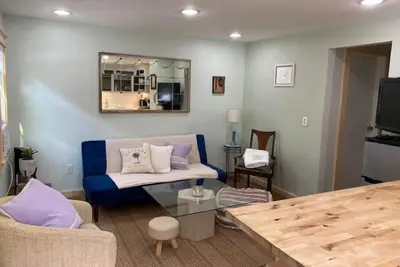 Image de Entire house with garden