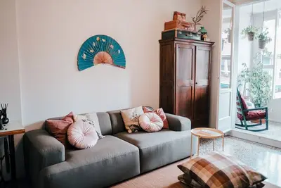 Image de Bright two-room apartment just minutes from the historic center