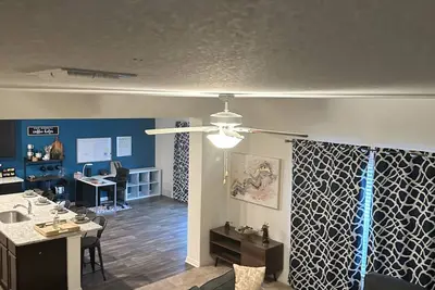 Image de Boho Chic Single family home. Mins away from Randolph airbase, pets are welcome.