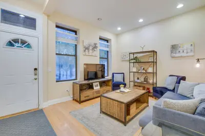 Image de Pet-Friendly Chicago Getaway w\/ Free Parking!