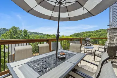 Image de New Private Hot Tub! Pop's Fishing Cabin Lake Views & Discounts