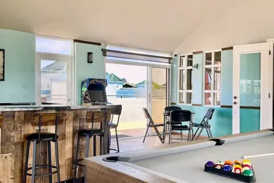 #25 Boqueron 4br Penthouse w/ rooftop & Pool table