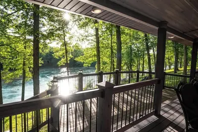 Image de Cozy Waterfront Getaway ~ Private Dock ~ Doniphan