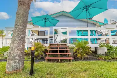 Image de Pelican's Canal House- Bring your Boat and Dog!