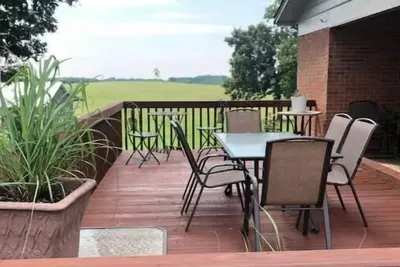 Image de 2 minutes from the mine - Comfortable 3 bedroom house loaded with charm.