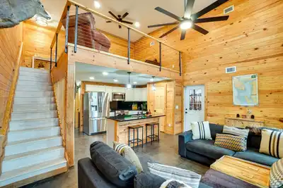 Image de 3 Mi to Lake Harney: Home on 6 Acres w/ Fire Pit