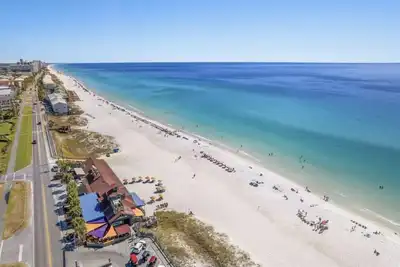 Image de 🦩Available for Spring Break! Private Pool ~ Emerald Daze Heart of Miramar Beach🦩