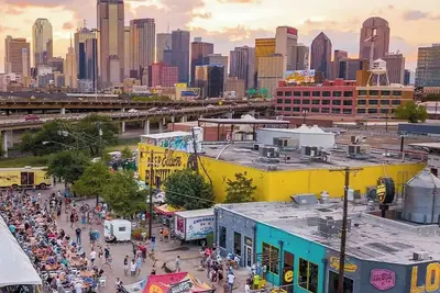 Image de Your home away from home! Comfy stay apt in the heart of Downtown Dallas.