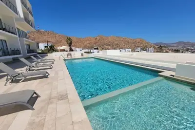 Image de Close to downtown. 2 bed, 2 bath condo with pool.