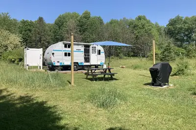 Image de Amenity filled camper with direct Delaware River Access