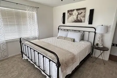 Image de Cozy Cabin Getaway, 5 minutes from Lake Murray and downtown Ardmore! !