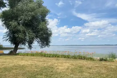 Image de Home with panoramic lake views of Lake Poygan