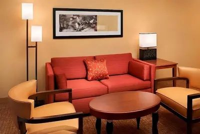 Image de Spacious and Fully-furnished Accommodation! Pets Allowed, Indoor Swimming Pool!