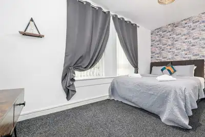 Image de Four bedroom 1st floor apartment in Airdrie