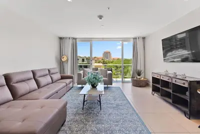 Image de Luxury Palm Beach Condo at Las Islas 9 by Bocobay