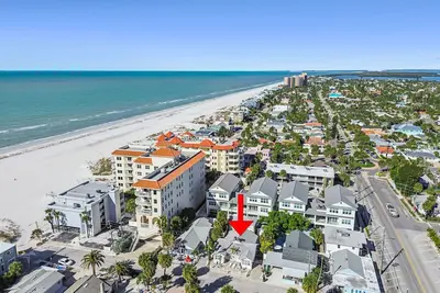 Image de Beachside Cottage 22 Steps to Beach | Beach Gear Included!