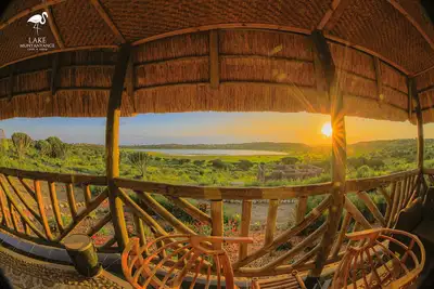Image de Amazing Lake view with Flamingos on Lake Munyanyange