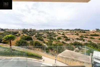 Image de Serene 2br Apartment with Picturesque Views