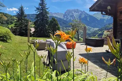 Image de Chalet cosy au calme avec vue à couper le souffle sur les montagnes