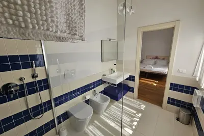 Image de Apartment in historic villa 10 minutes from the historic center