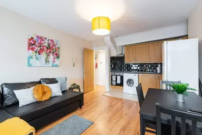 Image de Great Central Location 1 Br Apt*Fast Reliable Wifi