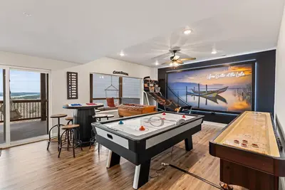 Image de Lakeview 6br w/ Hot Tub + Game Room