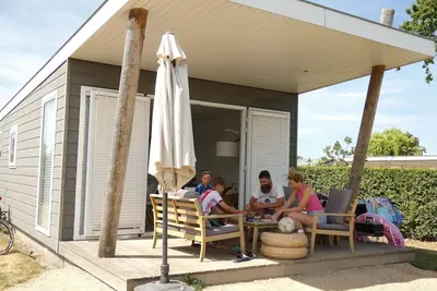 Stay on the cosy glamping field in the beach loft with all facilities nearby