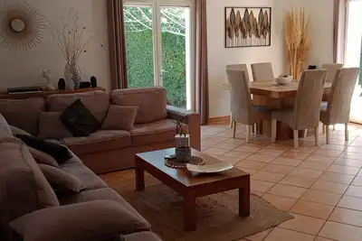 Image de Villa Avec Piscine et Jardin Privé a 10 mn de la mer