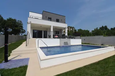Image de Luxury Villa Tara, 4 bedroom Villa with heated pool