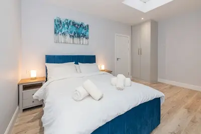 Image de Pass the Keys | Brand-New & Trendy 2br in the Vibrant Town Centre