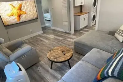 Image de New! Renovated 2bd Home in Downtown