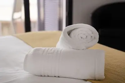 Image de E1 Suites & Spa - Aparthotel Living - Junior Suite + Day Spa & Gym Membership