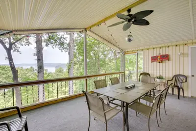 Image de Bright Byrdstown Home w/ Views of Dale Hollow Lake