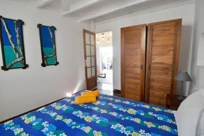 Image de Maison de charme sur le lagon, avec jardin