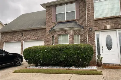 Image de Beautiful brick home 17 mins from Atl airport and minutes from downtown