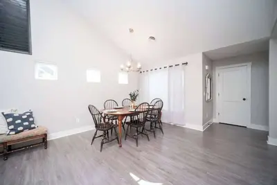 Image de Awesome 2 bed with office and king master suite condo located in Bettendorf!