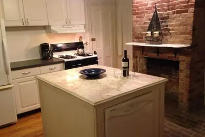 Beautiful, historic apartment, close to everything!